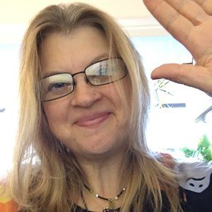Meet your Posher, Joni